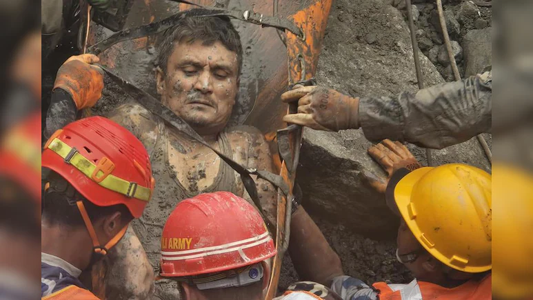 A blockage of rocks and debris ultimately sealed the tunnel