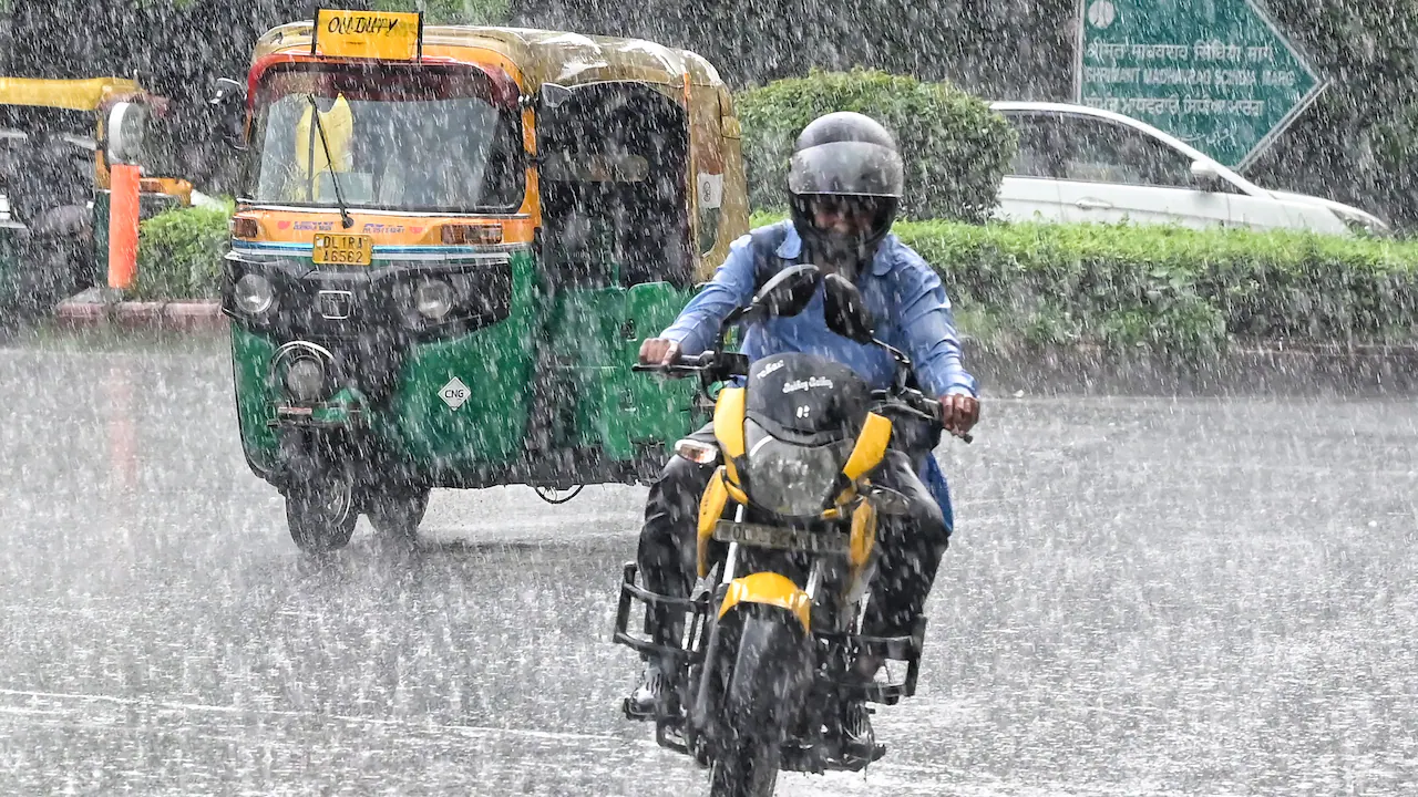 ANI Parts of Greater Noida and Noida also received heavy showers, while several areas of Delhi