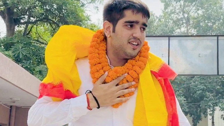 Yash Dabas, representing the Akhil Bharatiya Vidyarthi Parishad (ABVP), is vying