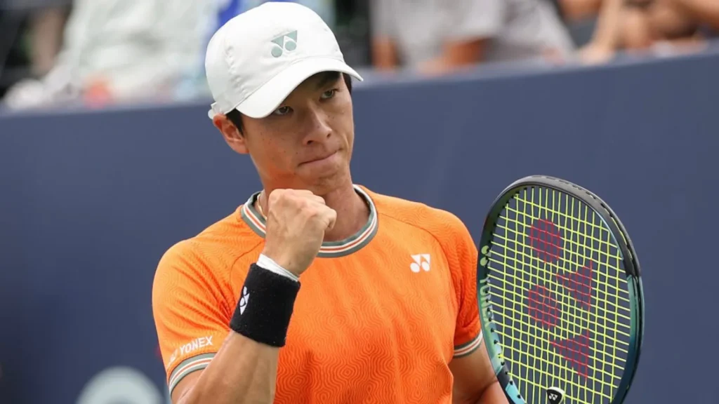 But even military service did not mean completely walking away from tennis