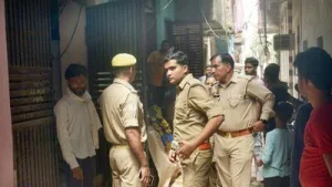 30pm, three persons entered the house while the fourth associate kept a watch outside,” deputy