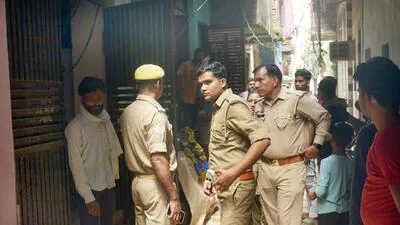 30pm, three persons entered the house while the fourth associate kept a watch outside,” deputy