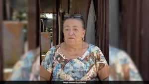 A Colombian woman has turned her love of neighbourhood gossip into an unusual source of income
