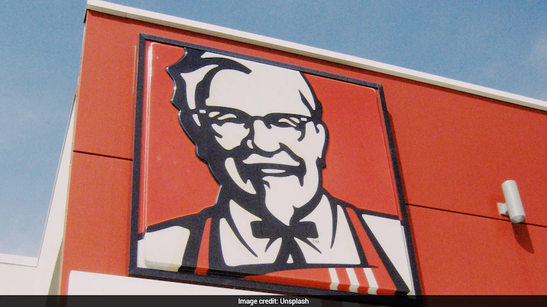 But their baby boy decided that he could not wait any longer, making his surprise entrance