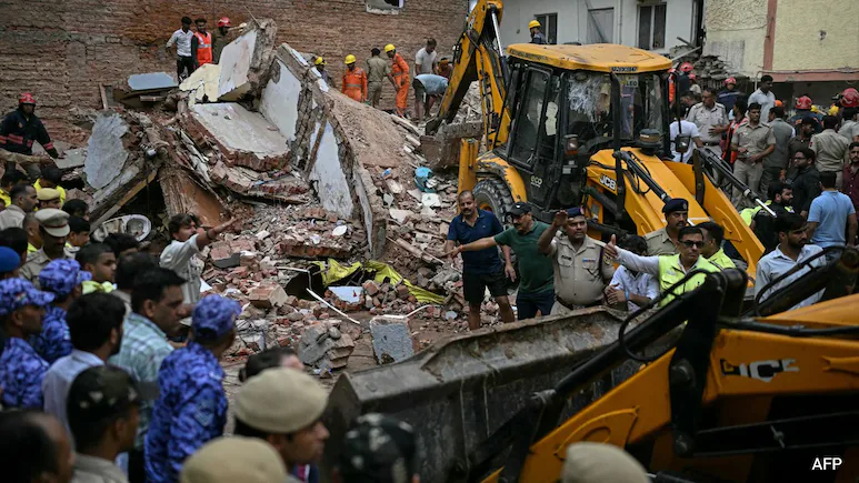 Rishit's friend is one of the several people feared trapped under the debris of the Delhi