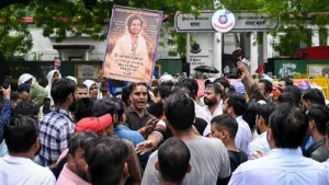'Viral influencer' arrested, UN's new world map, Zee founder booked in fraud case — HT Evening News