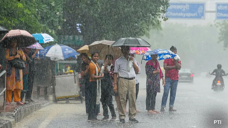 Thunderstorms and lightning may accompany these showers, particularly in Uttarakhand, where