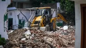 Houses of 3 accused in Banda liquor tragedy demolished — Madhya Pradesh