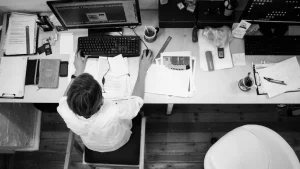 'It's Affecting My Personal Life' — Employee Considers 15-20% Pay Cut To Escape 'Toxic' Manager