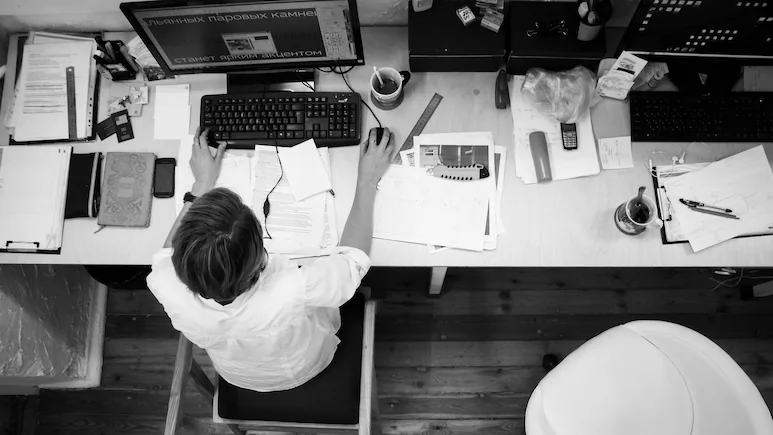 'It's Affecting My Personal Life' — Employee Considers 15-20% Pay Cut To Escape 'Toxic' Manager