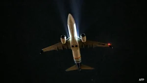 It subsequently lost approximately 14,300 feet in 37 seconds, reaching around 16,600 feet