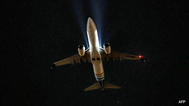 It subsequently lost approximately 14,300 feet in 37 seconds, reaching around 16,600 feet