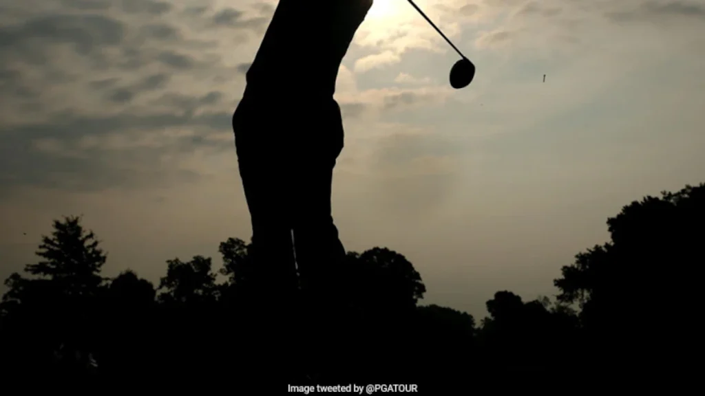 Indian golfers Manu Gandas and Shubhankar Sharma struggled in the first round of the Omega