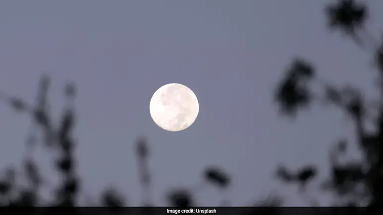 October's full moon is all poised to brighten up the evening sky