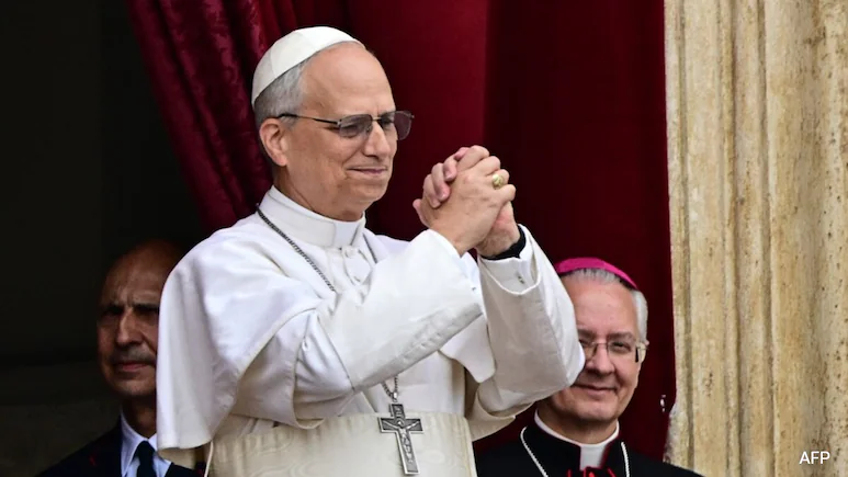 Pope Leo XIV left hospital to enthusiastic cheers and applause from well-wishers and returned