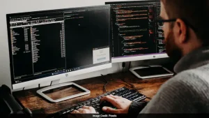 'I'm The Team Villain' — Senior's Ego 'Bruised' After Junior Techie Fixes System Bottleneck