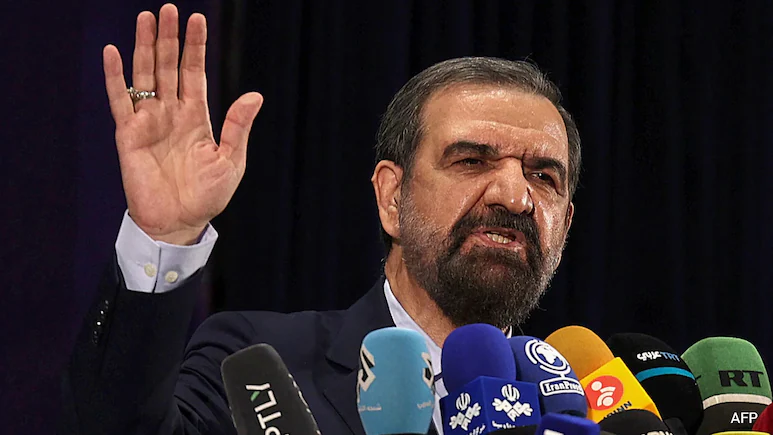 Iran's security chief Mohsen Rezaei on Tuesday told the visiting Pakistani army chief Asim