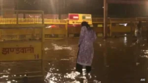 Delhi-NCR Wakes Up To Heavy Rain, Thunderstorms, Waterlogging In Many Areas