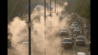 Hour-by-hour readings show the pollution level in Delhi started surging on Tuesday evening, as