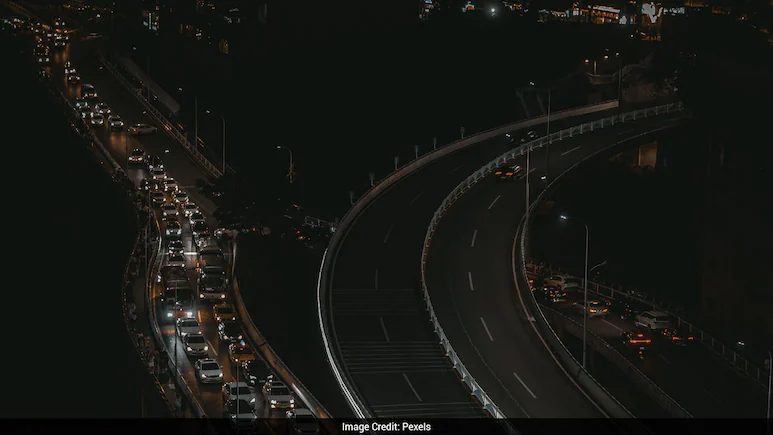 Delhi Airport-Vasant Vihar Flyover Closure Triggers Traffic Snarls, Check Alternate Routes