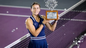 American Emma Navarro, a three-time WTA tournament champion, revealed a three-year battle
