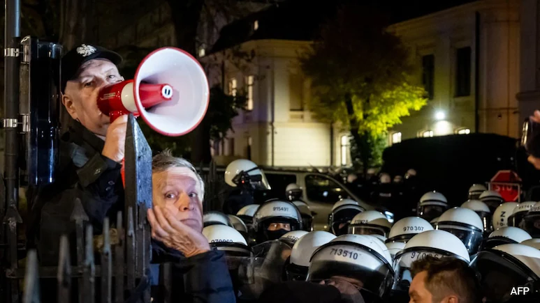 Within hours, Poland's president had turned his plane around in mid-air, protesters had