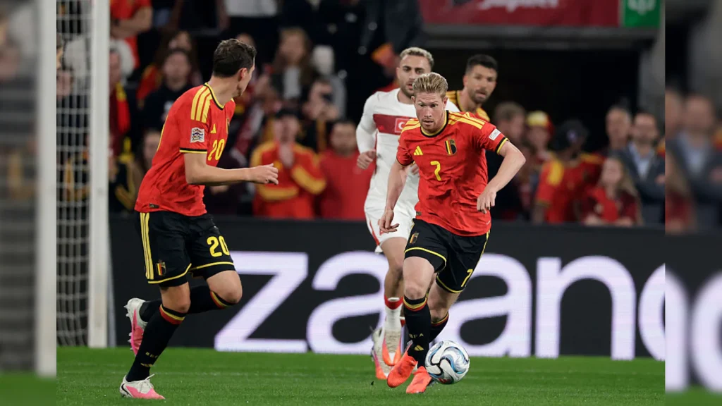 Kevin De Bruyne scored twice as Belgium beat Turkey 3-0, while France were held 1-1 by Italy