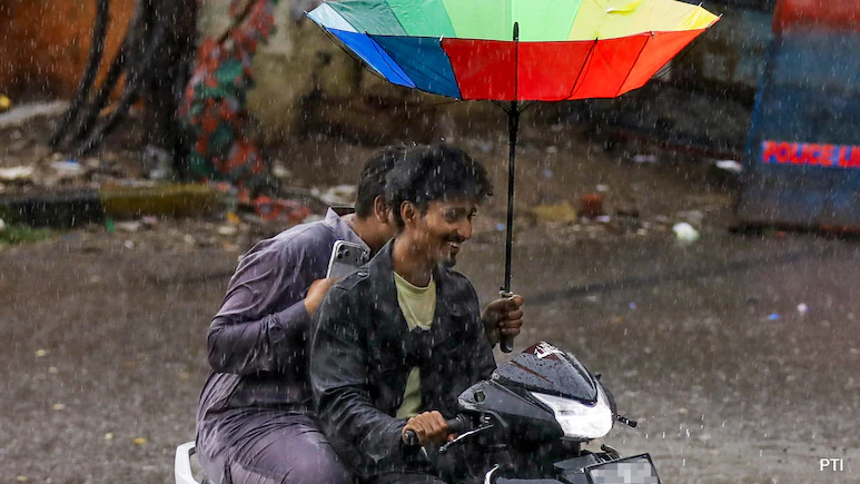 Schools in five districts of Tamil Nadu will remain closed today, October 21, due to heavy rain