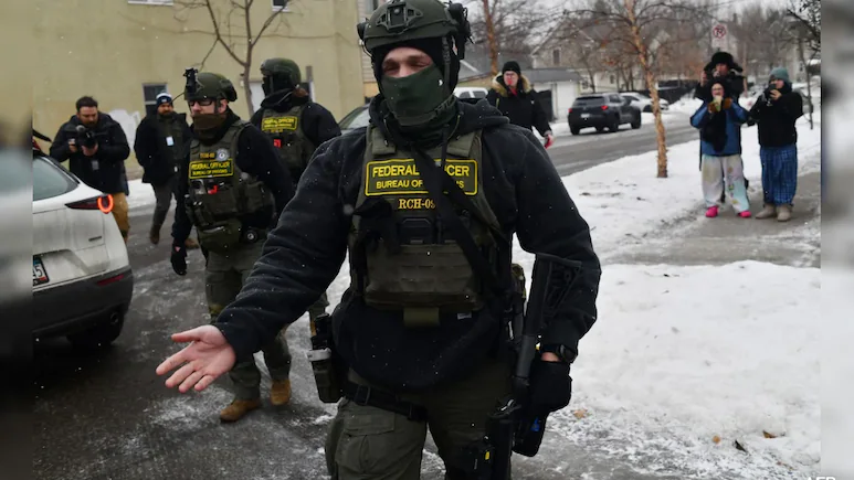 US Immigration Bars High-Speed Chases, Limits Vehicle Stops After Shootings