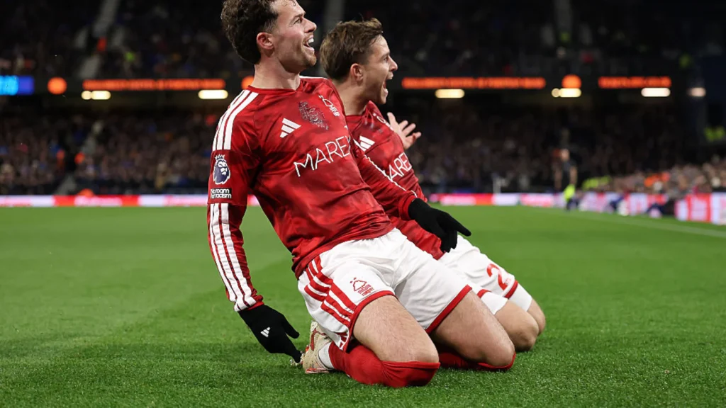 Nottingham Forest climbed out of the Premier League relegation zone with a 1-1 draw away