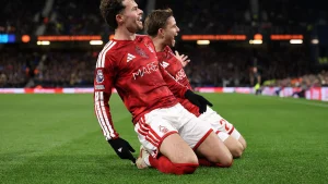 Nottingham Forest climbed out of the Premier League relegation zone with a 1-1 draw away