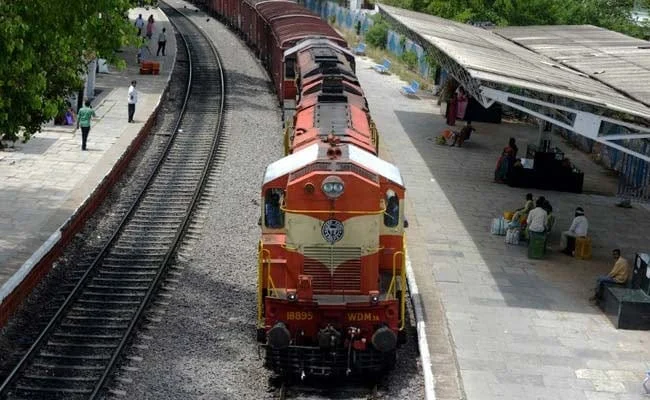 Railway Station Master Recruitment Minimum Age Raised From 18 To 20 Years