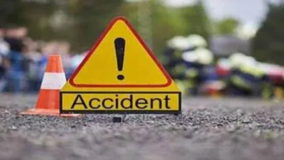 Three people were killed and seven injured after a bus carrying pilgrims from Maharashtra