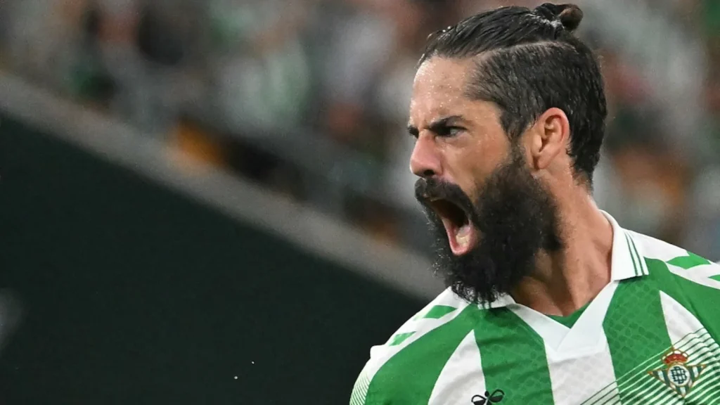 Veteran playmaker Isco struck twice to help Real Betis climb back into third place in La Liga