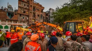 Toll in Delhi building collapse rises to 5, operations continue as more still feared trapped