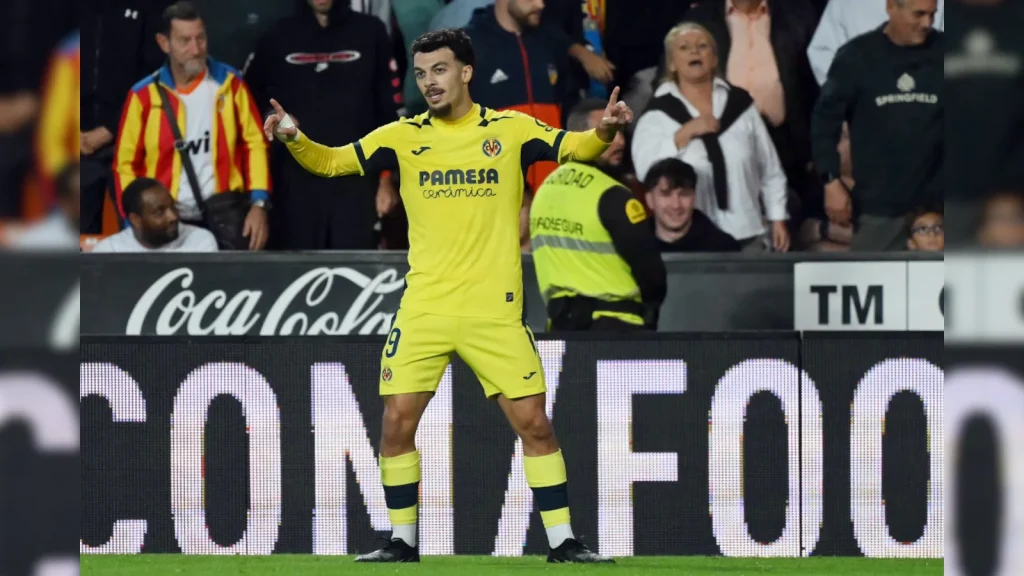 Georges Mikautadze snatched a late 2-1 victory for Villarreal in a derby clash against Valencia