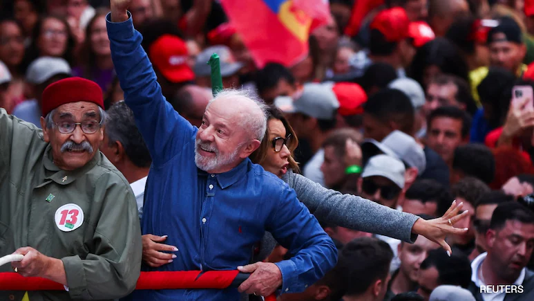 Brazil's leftist President Luiz Inacio Lula da Silva has done squats, jogged along the campaign