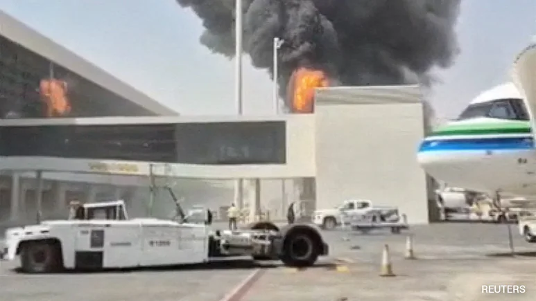 Riyadh Airport Resumes Flight Operations Despite Houthi's "Unsafe" Warning