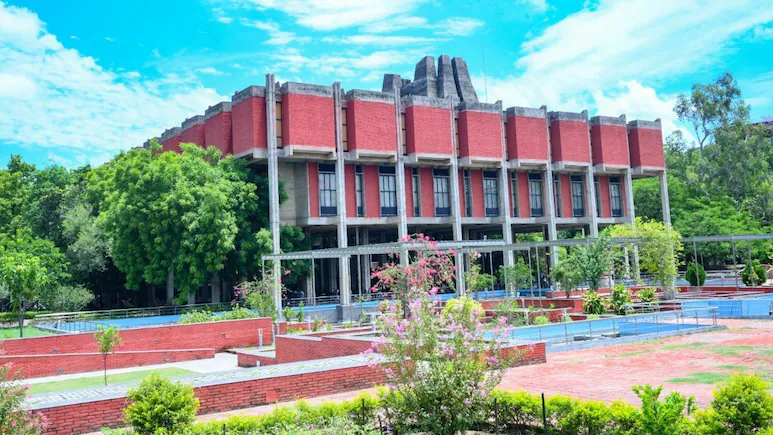 IIT Kanpur Invites Young Innovators For Youth Entrepreneurs Challenge 2027