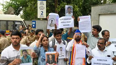 Protesting students begin hunger strike at Justice Corner — IIT Bombay student suicide