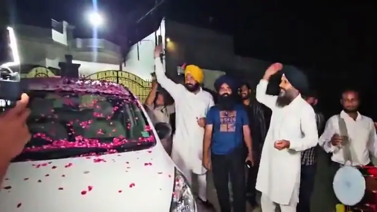 Dhol And Bhangra Greet CBI Team During Search At Bhagwant Mann Aide's House In Punjab