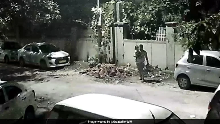 Greater Noida Man Dumps Garbage On Road, receives A Public Warning On Loudspeaker: "Pick It Up"