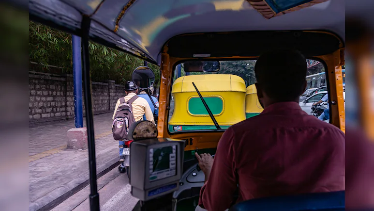 Bengaluru Auto Driver Allegedly Chases Rapido Bike, Tries To Grab Passenger's Hand