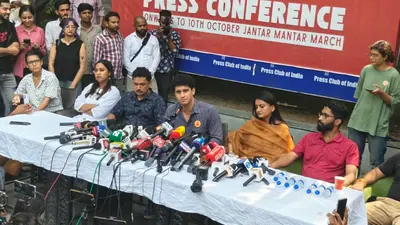 Das also urged people to “pack their bags” and join the protest, saying that it will be a “long