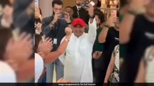 Apple employees had contacted Shakaa a day before his visit and asked him to bring