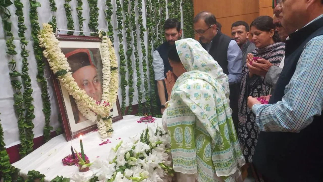 Wife Objects To New Party Using His Name — Fight Over Virbhadra Singh Legacy