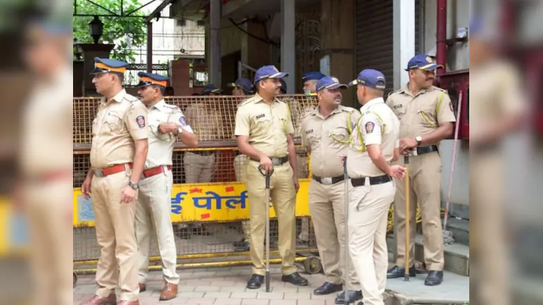 Email raises concerns over Of Attacks On Mumbai Mayor Office, Amitabh Bachchan Home