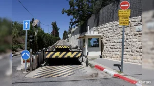 Britain is likely to expel Israeli diplomats if Israel carries out its order to shut