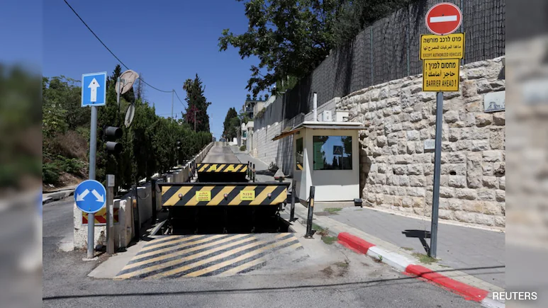 Britain is likely to expel Israeli diplomats if Israel carries out its order to shut