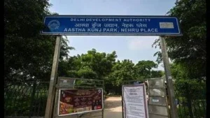 At Aastha Kunj, residents have also raised concerns over non-functional or inadequate lighting